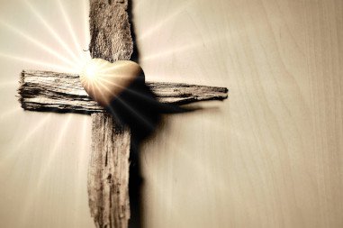 Kreuz mit Herz.jpg